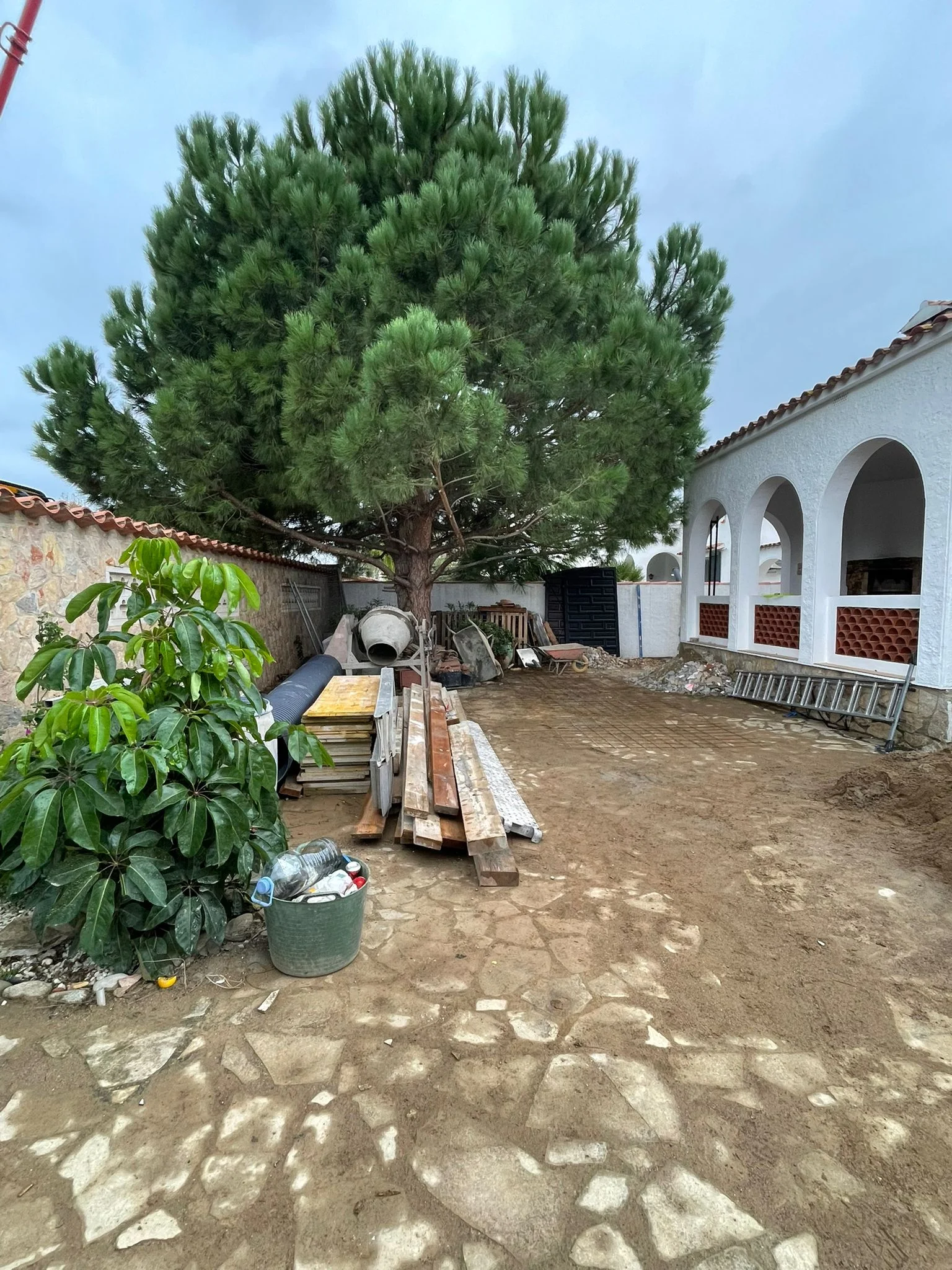 Reforma exterior y piscina Empuriabrava