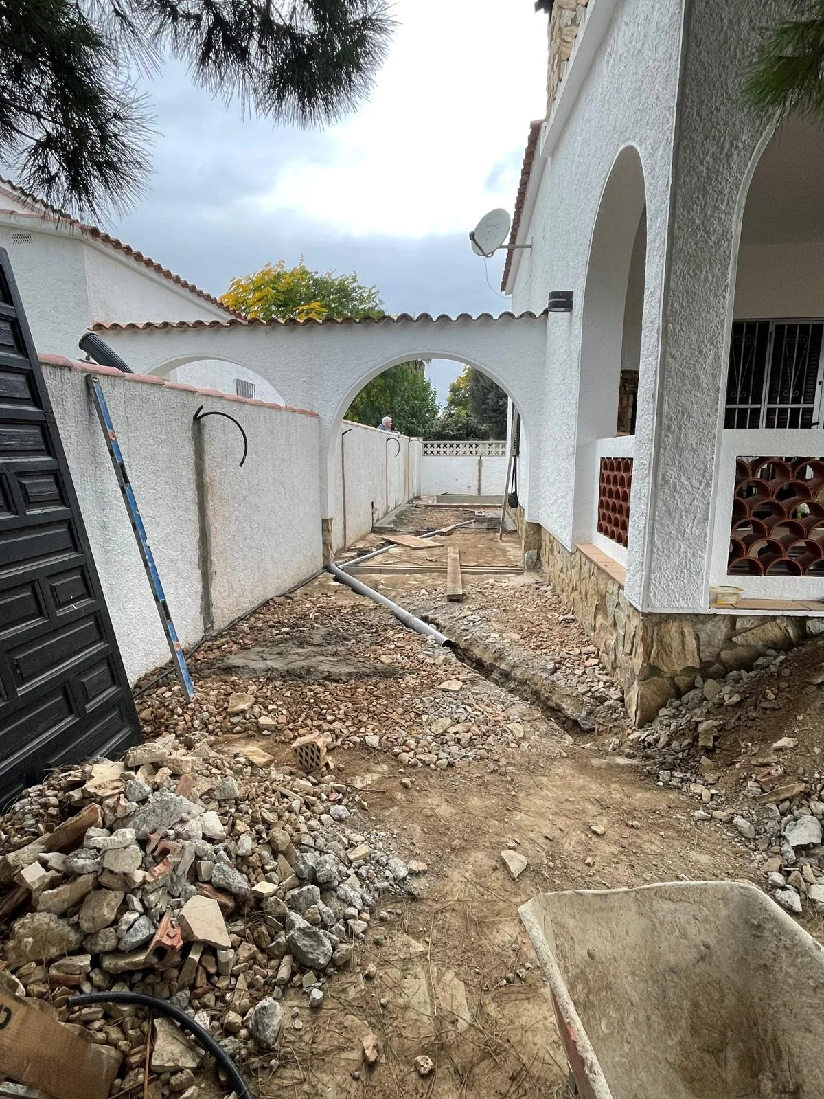 Reforma exterior y piscina Empuriabrava
