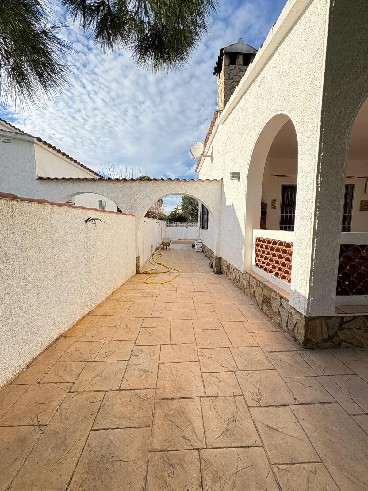 Reforma exterior y piscina Empuriabrava